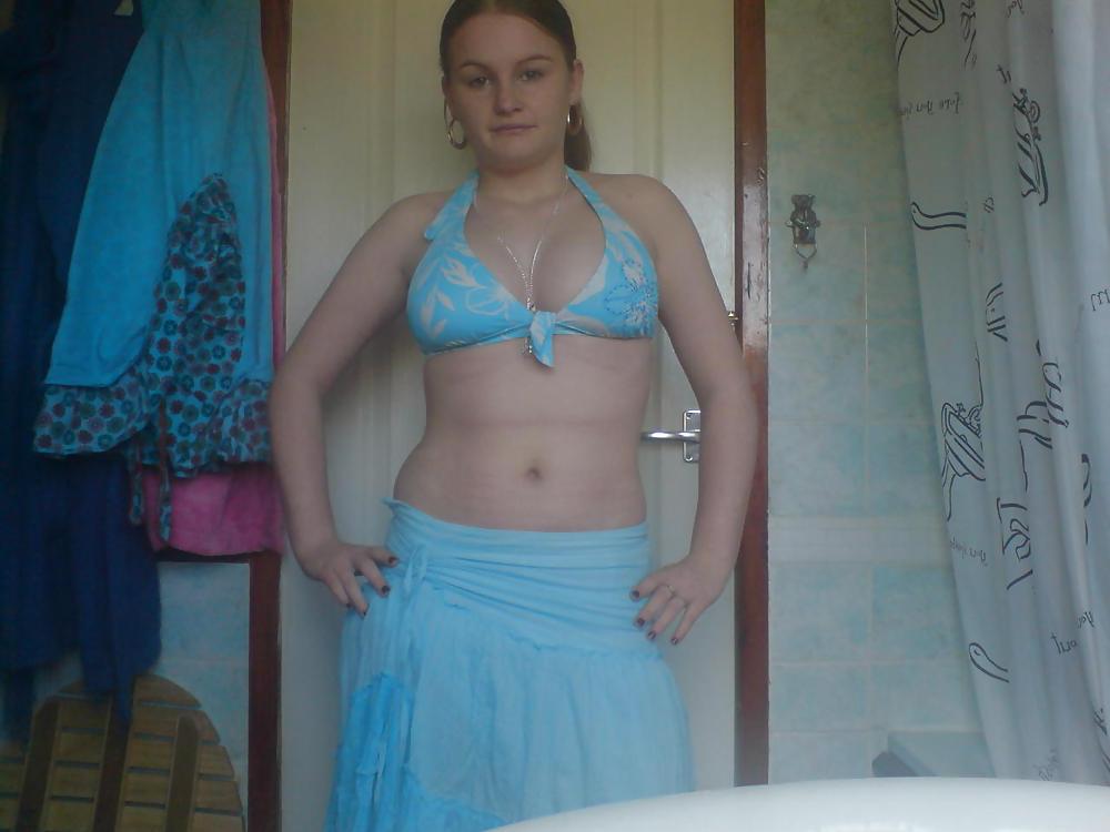 10P Random selfshot british teen girls