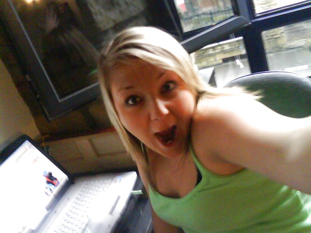 10P Random selfshot british teen girls