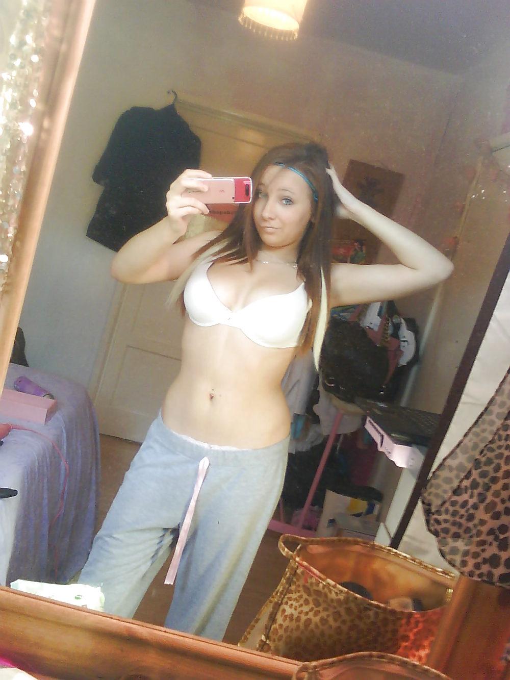 10P Random selfshot british teen girls