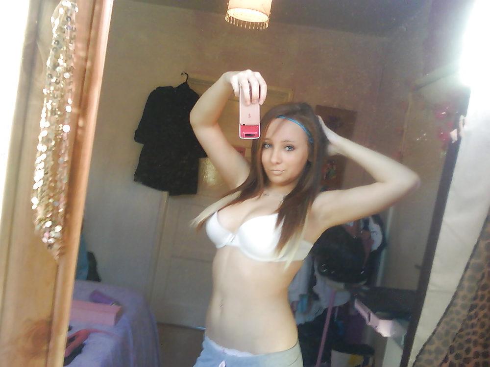 10P Random selfshot british teen girls