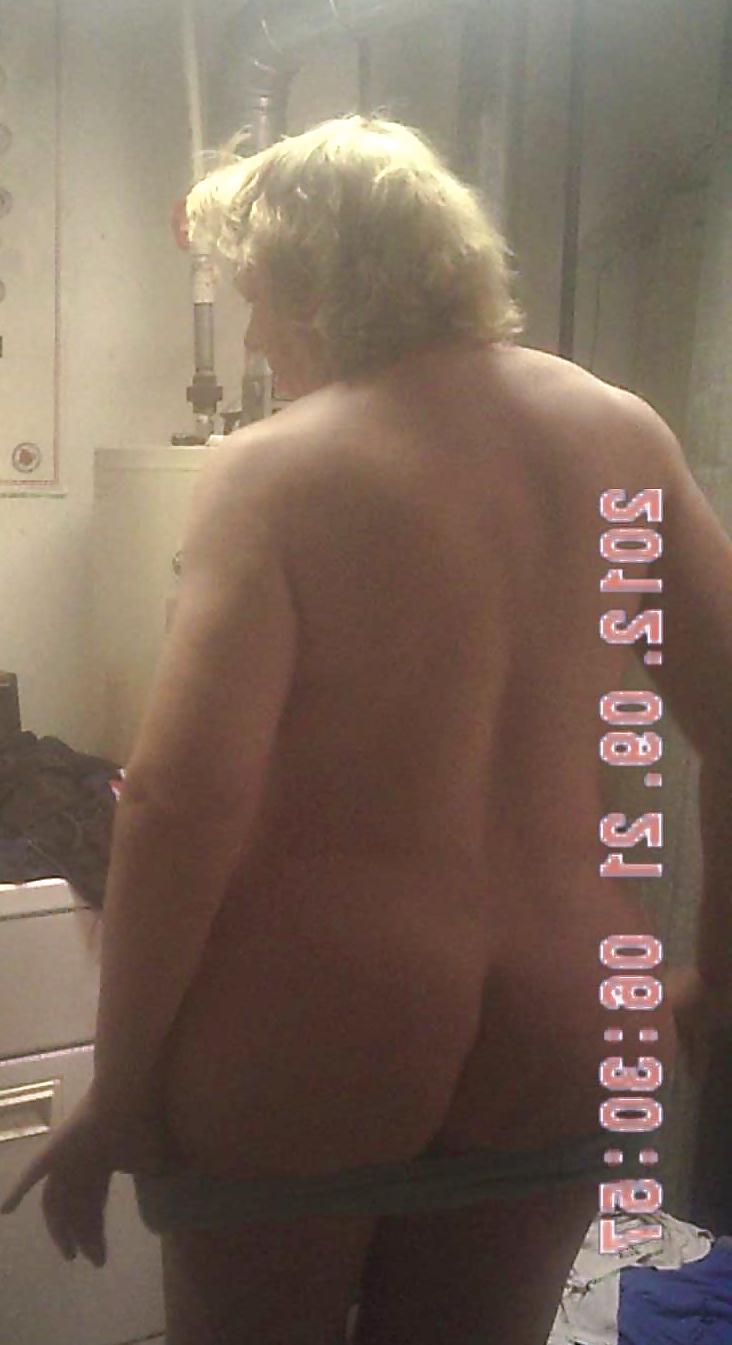 19P Wifey shower time