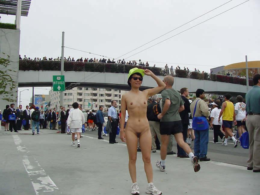 23P EROTIQUE the asian exhibitionist