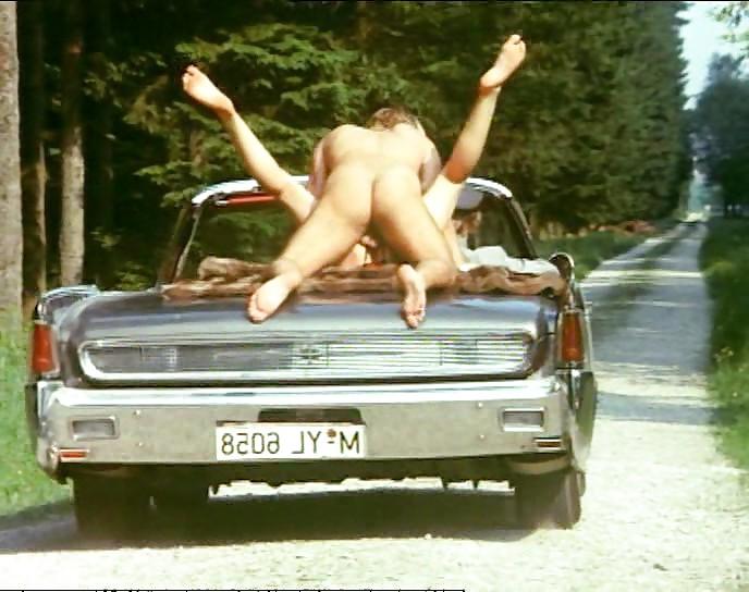 25P Sexy Retro Babe - Carmen Chevalie