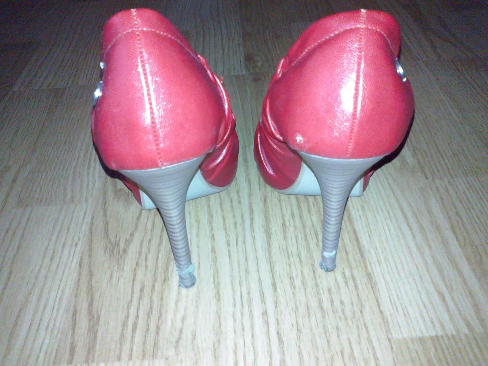 11P Sister's sexy red heels got cum