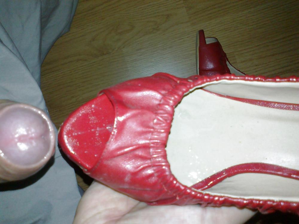 11P Sister's sexy red heels got cum