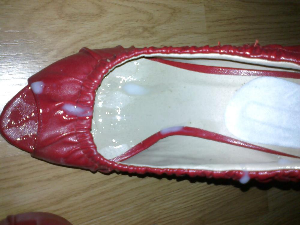 11P Sister's sexy red heels got cum