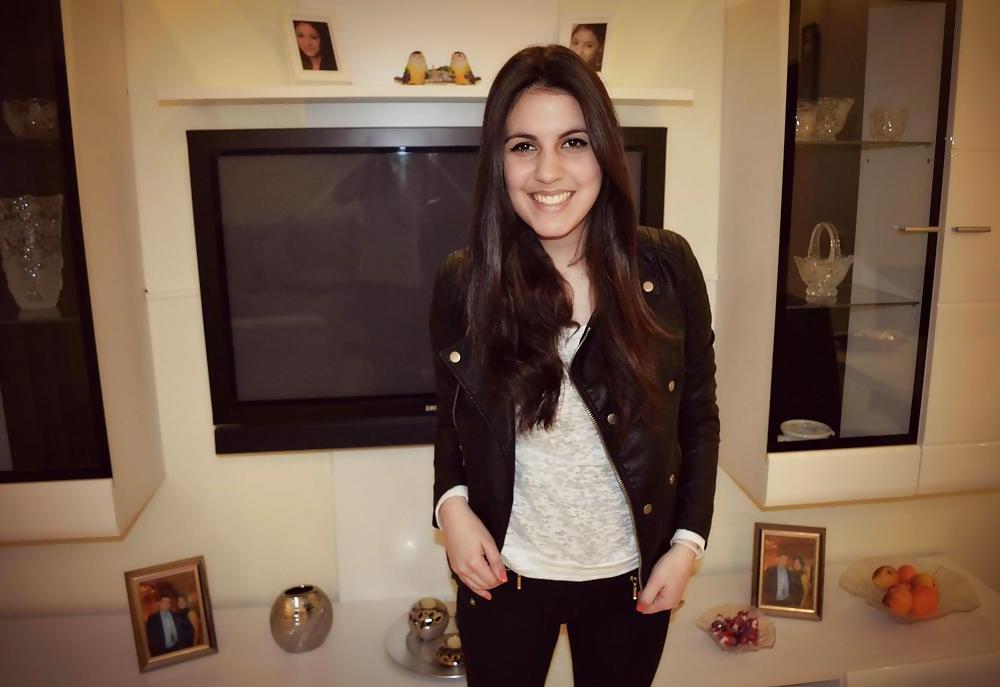 8P Hot Turkish Girl 