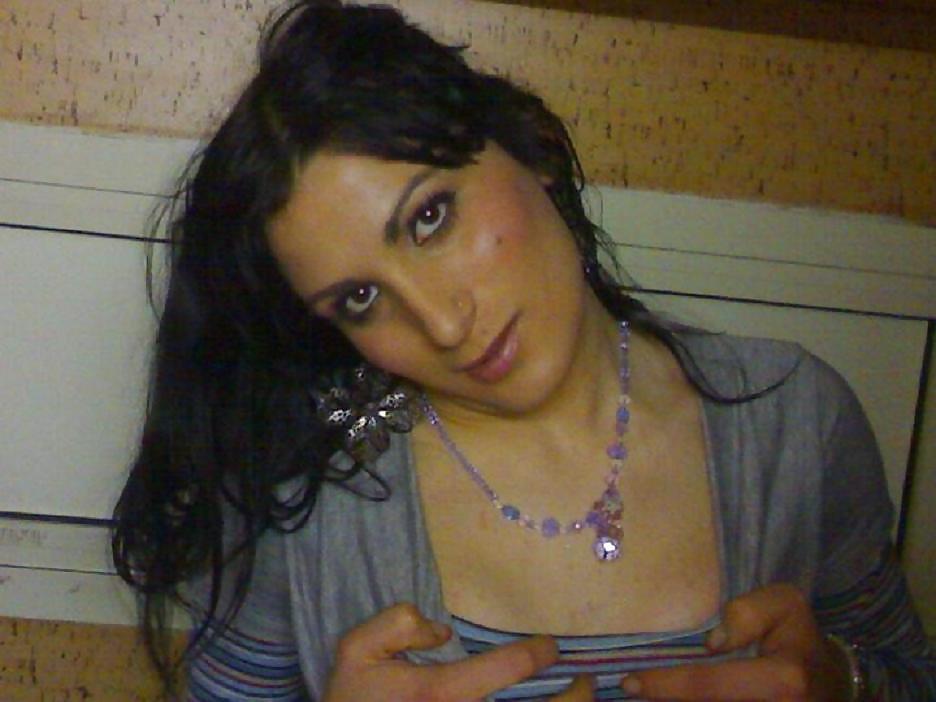 12P Gorgeous Italian: Daniela part 1