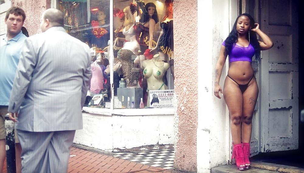 25P Selling Themselves On The Street - Asian Hookers