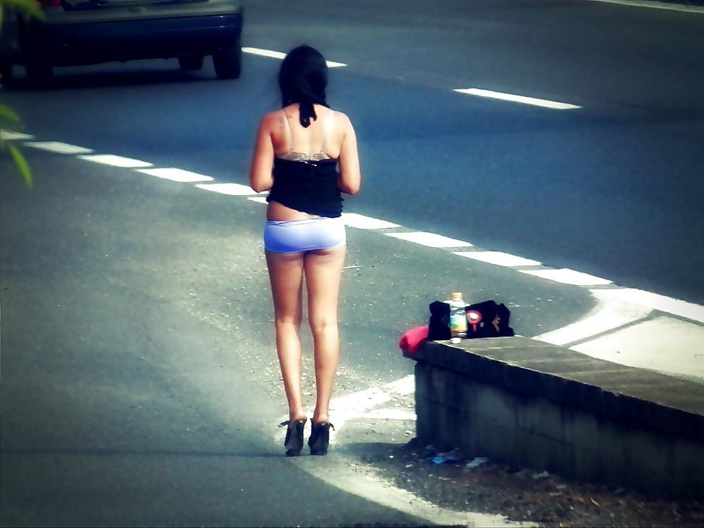 25P Selling Themselves On The Street - Asian Hookers