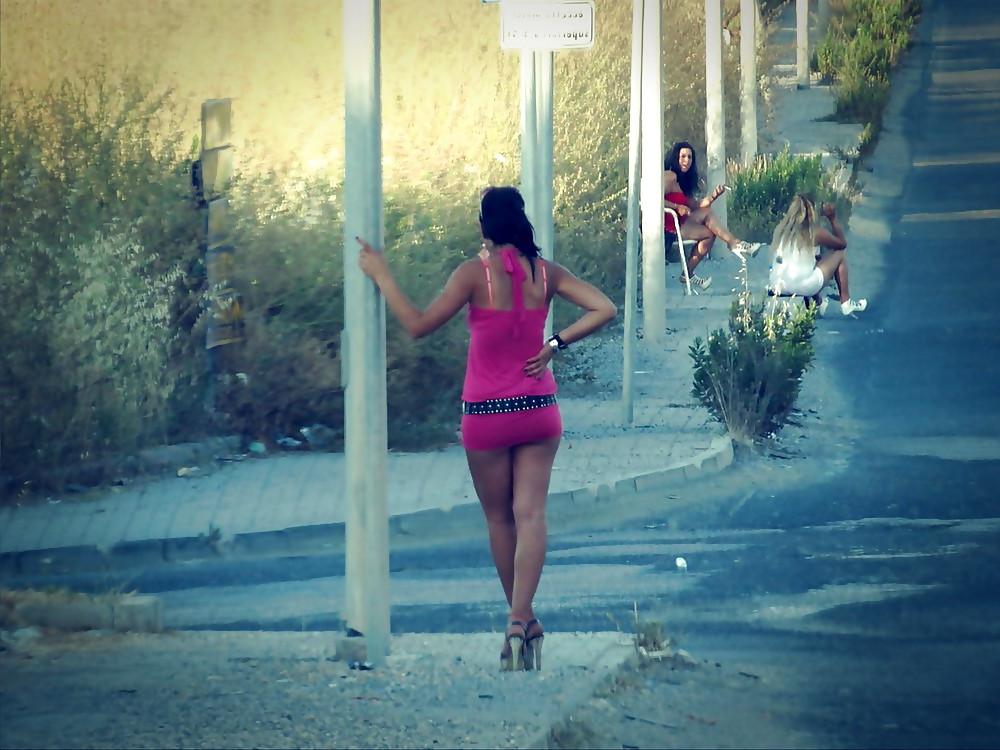25P Selling Themselves On The Street - Asian Hookers