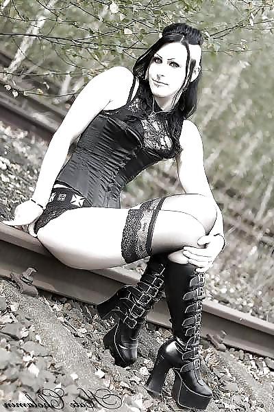 23P Gothic beauties 12