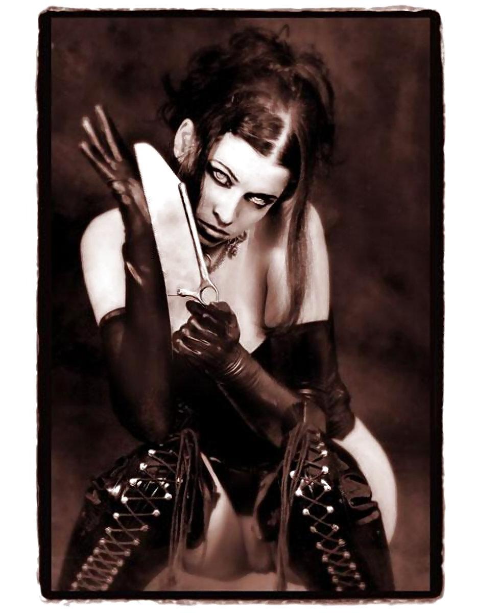 25P Gothic beauties 13