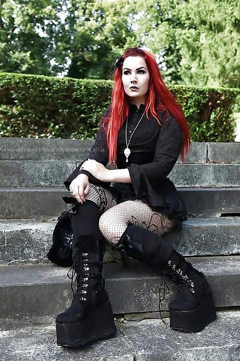 25P Gothic beauties 13