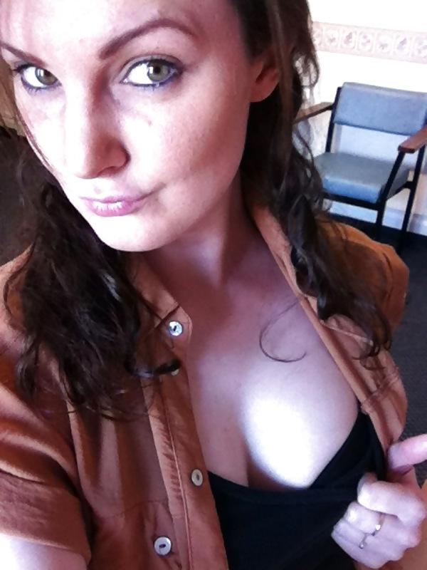 25P British girlfriend 27 years old