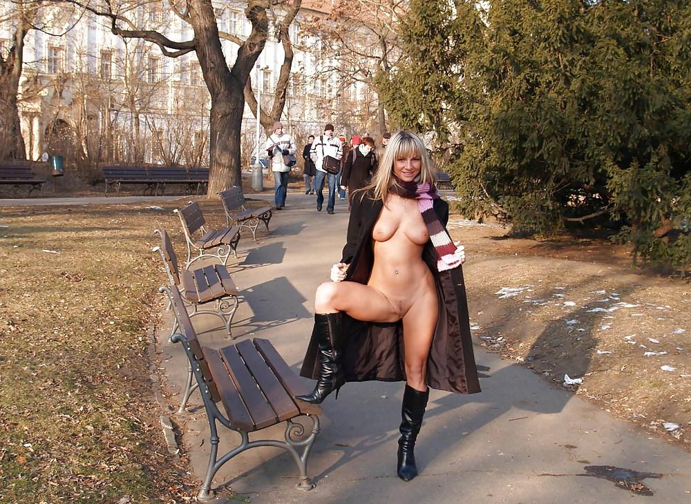 25P Public nudity girls #10