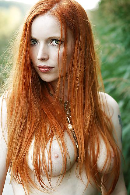 25P Redhead, red hair, gorgeous women. Gotta love em!
