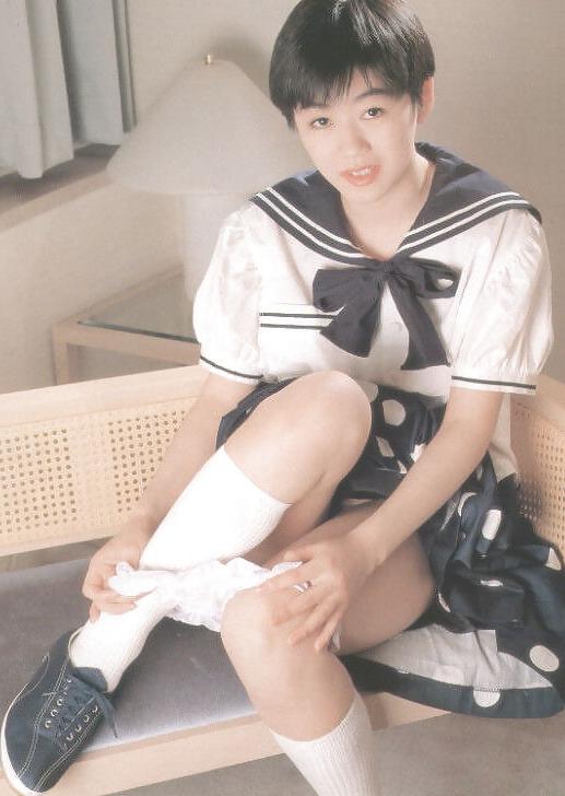 25P Cute asian girl getting some action