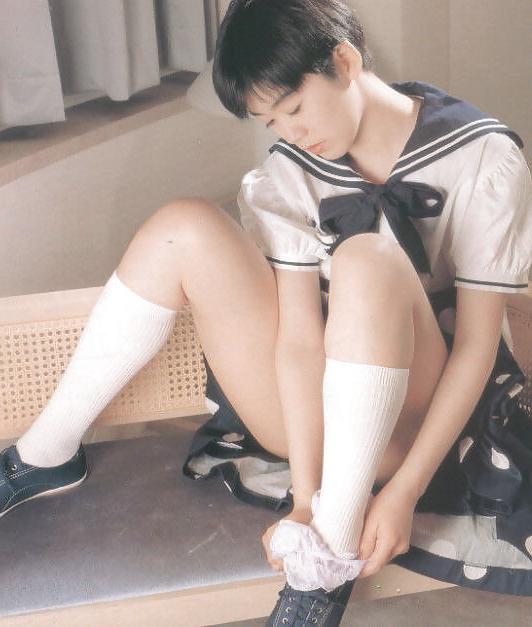 25P Cute asian girl getting some action