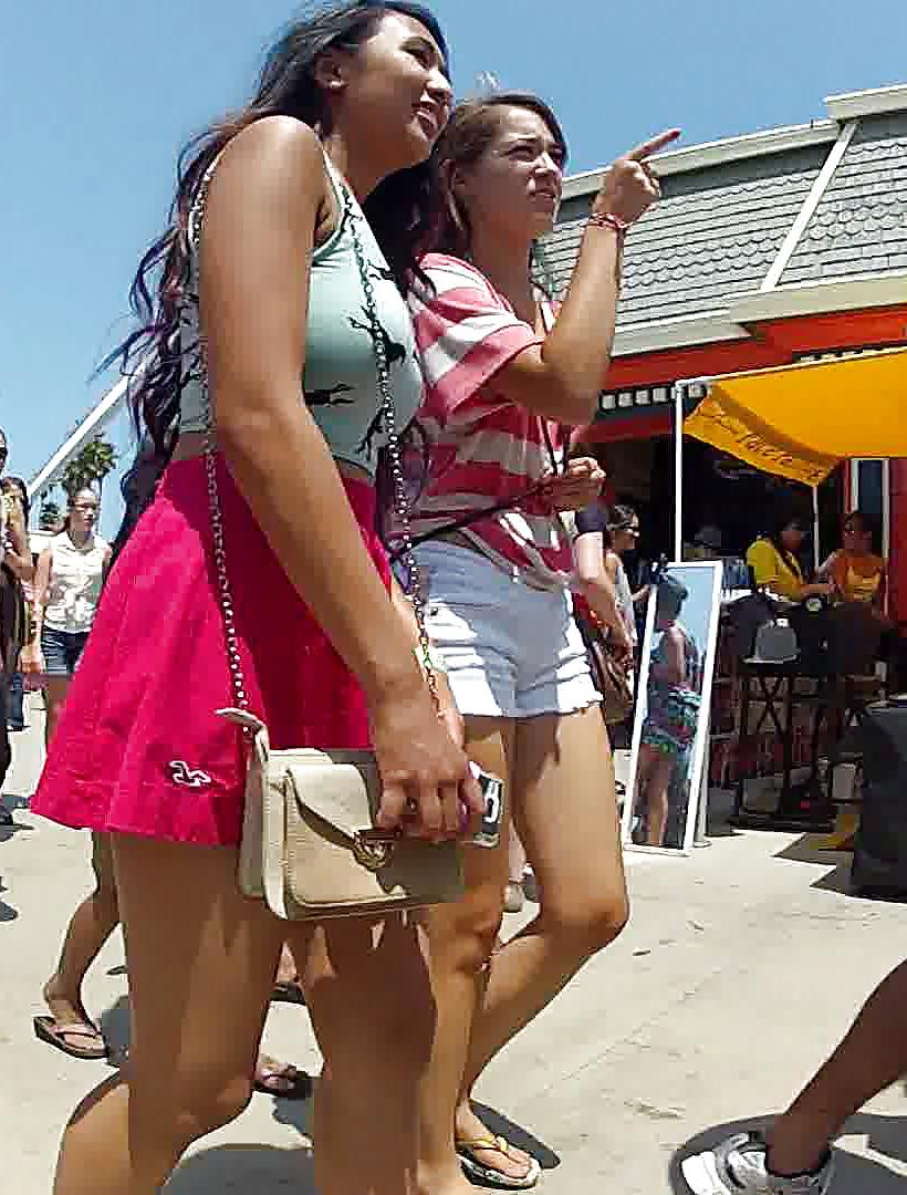 25P Hunting asian ass n legs
