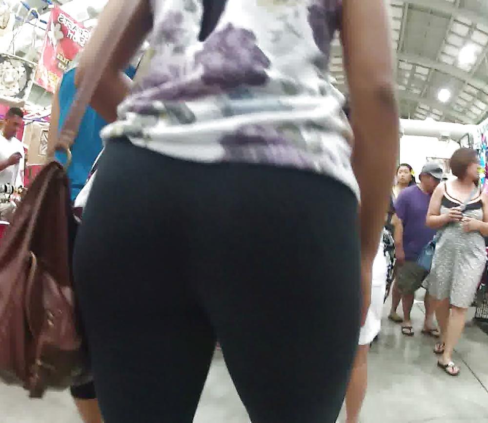 25P Hunting asian ass n legs