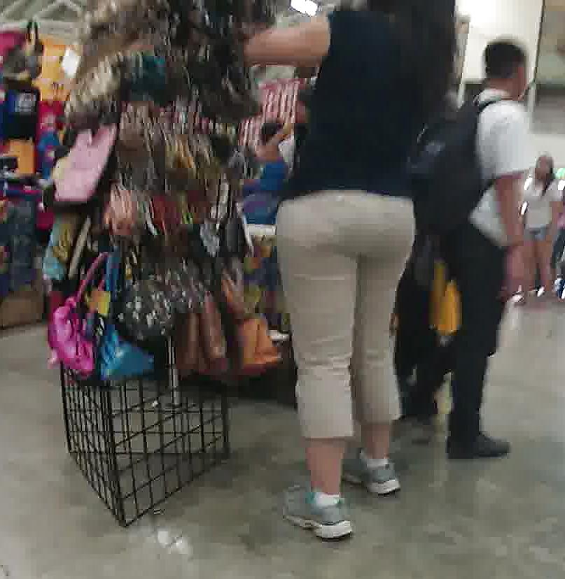 25P Hunting asian ass n legs
