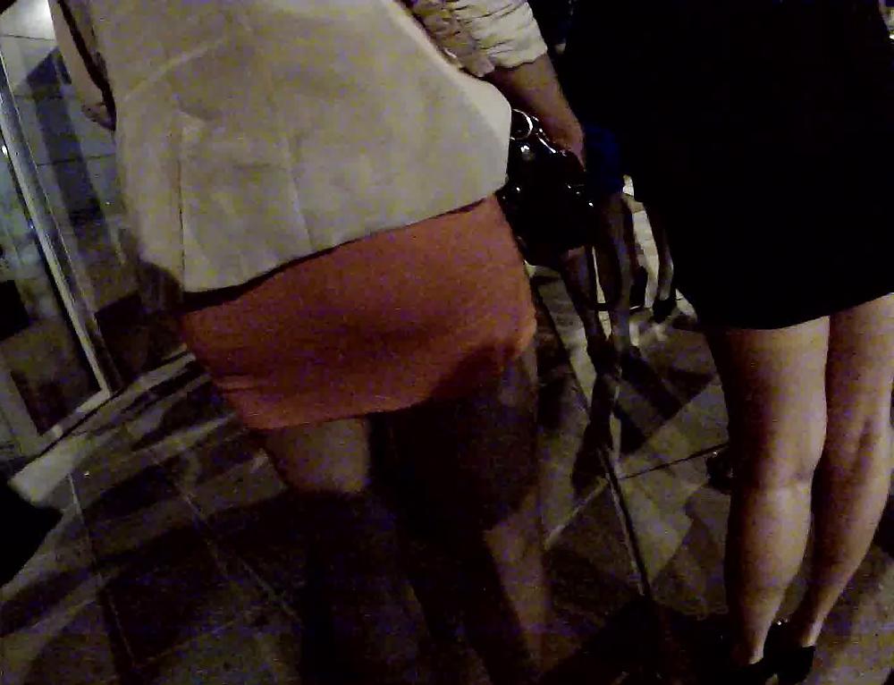 25P Hunting asian ass n legs