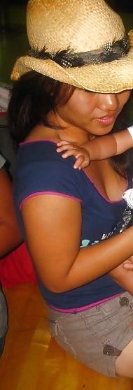 25P Hunting asian ass n legs