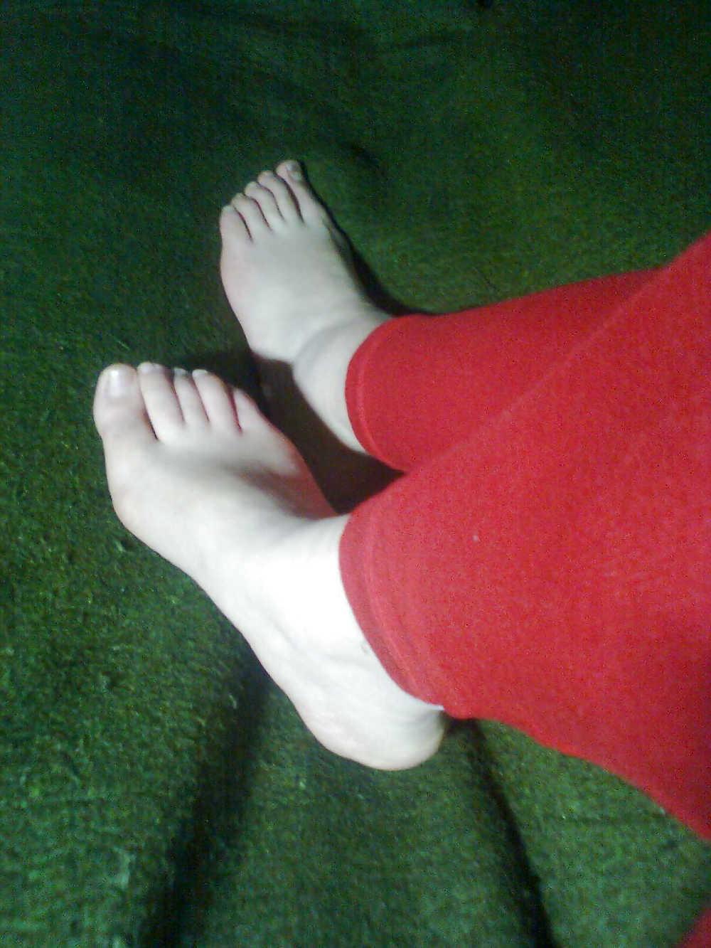 25P Asian feet and foot fetish. My chinese girlfriend's soles!