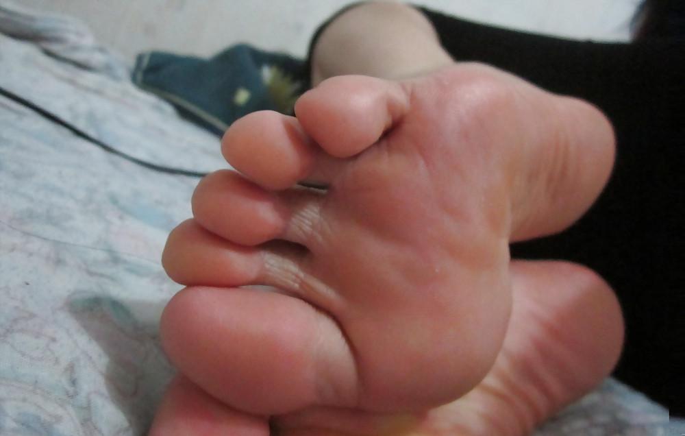 25P Asian feet and foot fetish. My chinese girlfriend's soles!