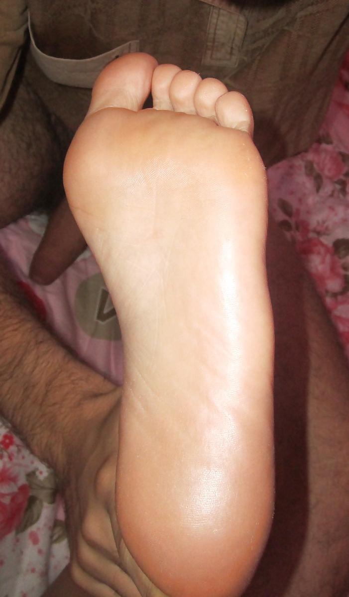 25P Asian feet and foot fetish. My chinese girlfriend's soles!