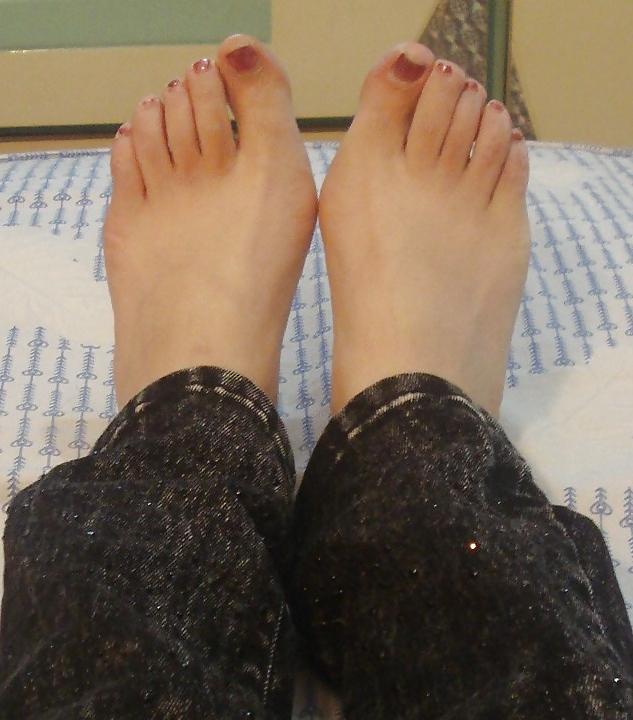 25P Asian feet and foot fetish. My chinese girlfriend's soles!