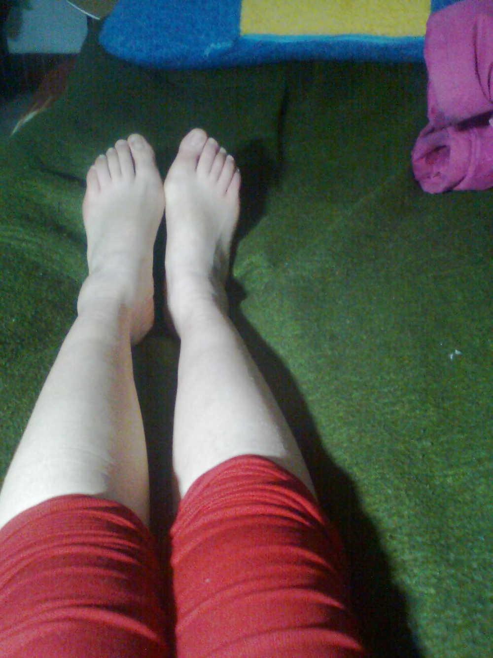 25P Asian feet and foot fetish. My chinese girlfriend's soles!
