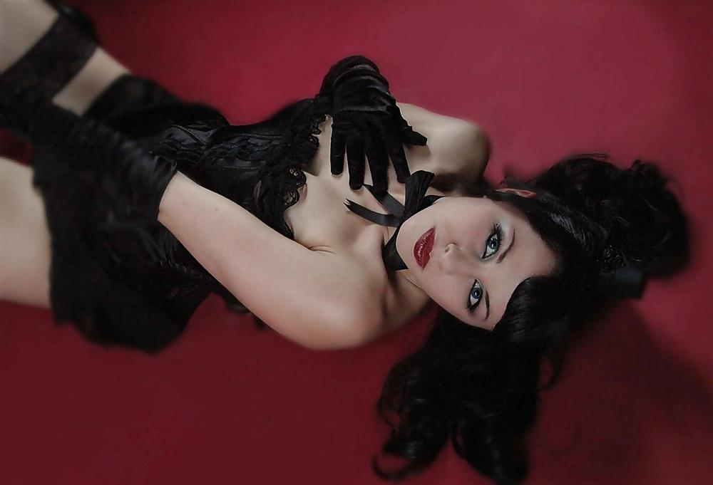 25P Gothic beauties 17