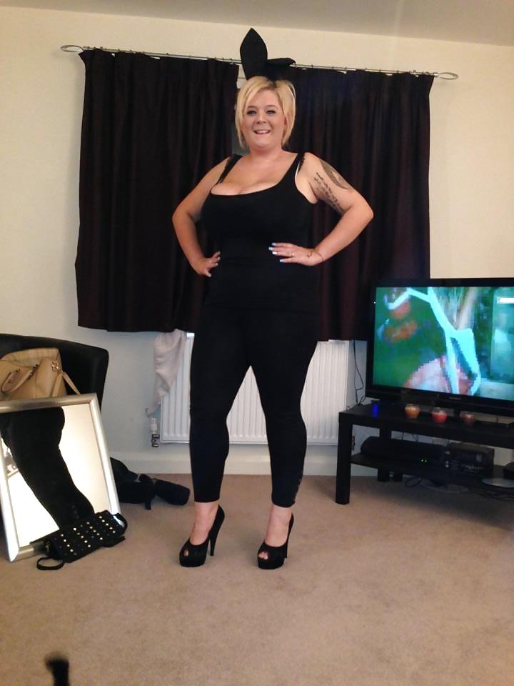 25P British Slut Sheri