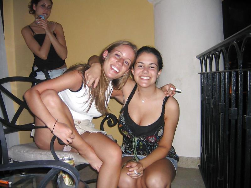 25P Girls Dancing Upskirt