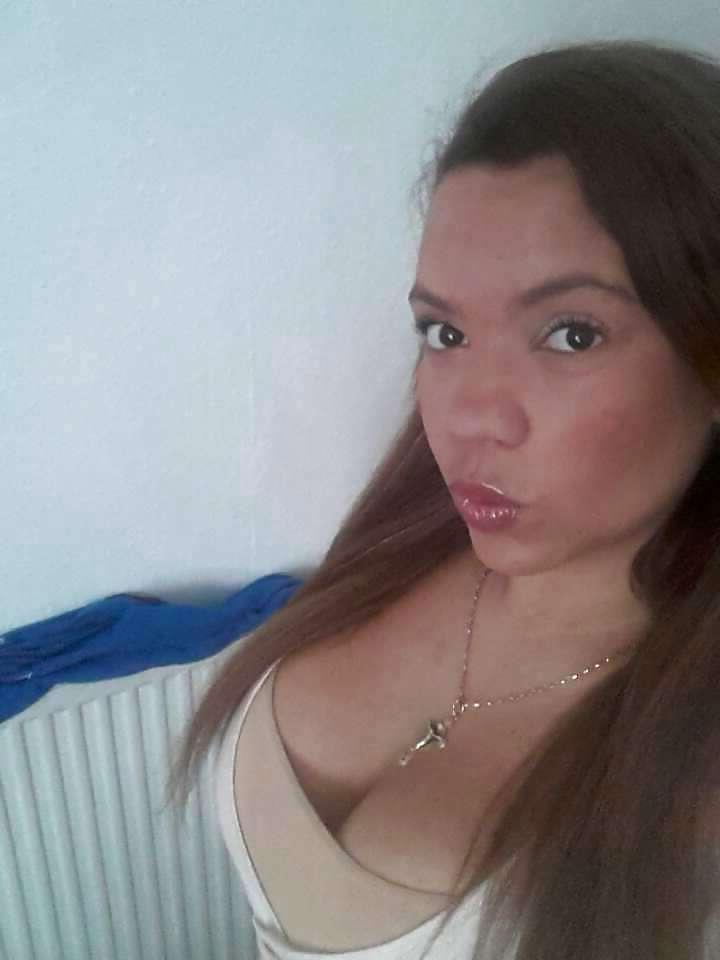 13P Down blouse n cleavage
