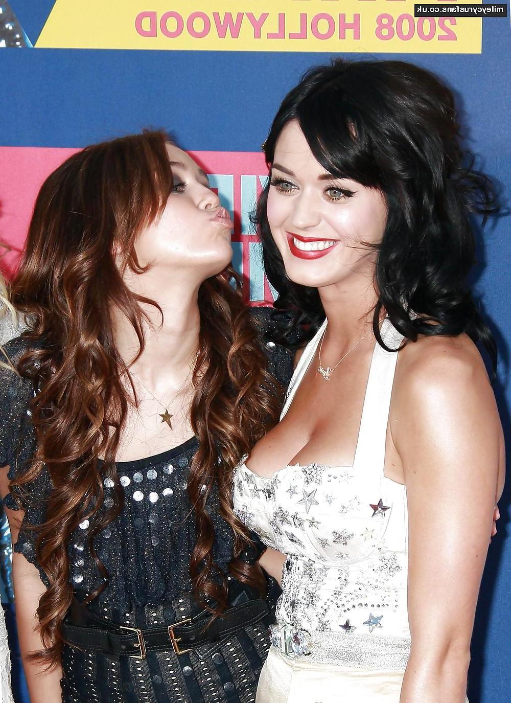 16P My Friend Katy Perry Cleavage Pics