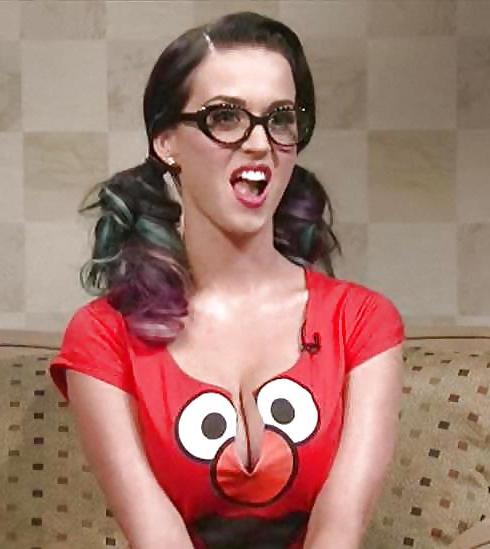 16P My Friend Katy Perry Cleavage Pics