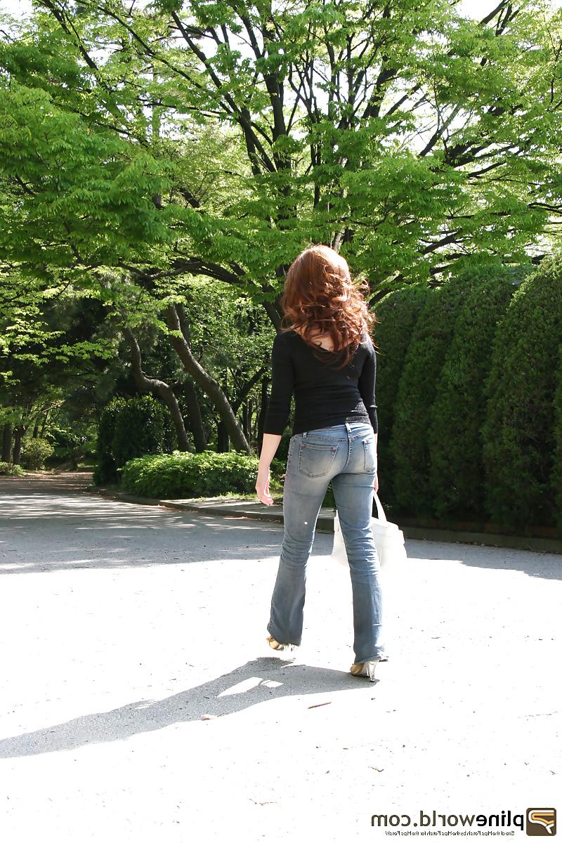 25P Asian girl in jeans candid