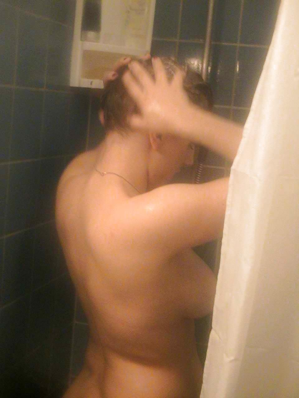 13P Shower