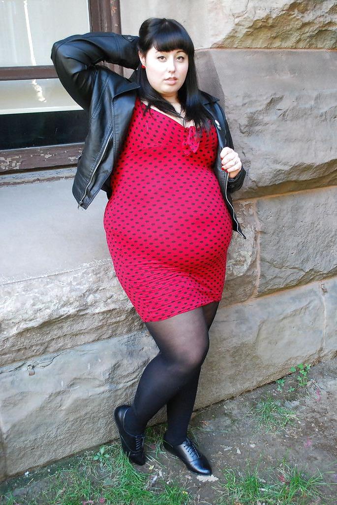 25P 413 bbw clothed under 30