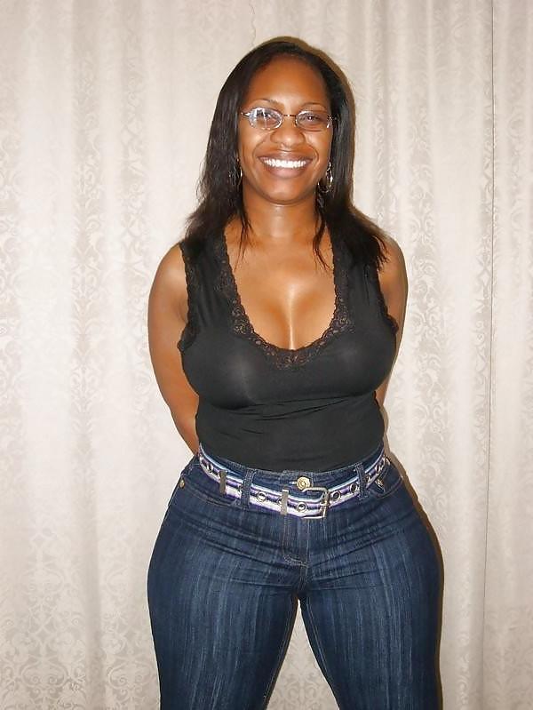 25P ALL KINDS OF MATURE BLACK WOMEN PT.10