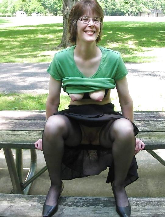 24P Mature women is forgot her slip 1.