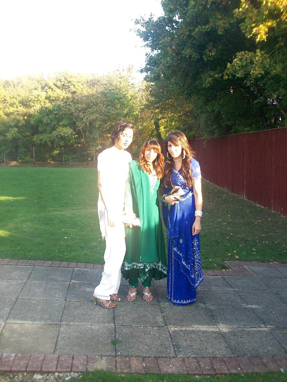 6P Indian Paki Muslim UK British Facebook feet (non nude)