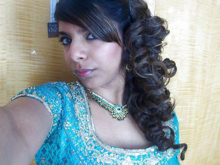 6P Indian Paki Muslim UK British Facebook feet (non nude)