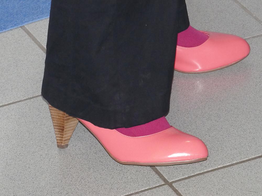 10P Girlfriend heels shoes feet foot nailpolish