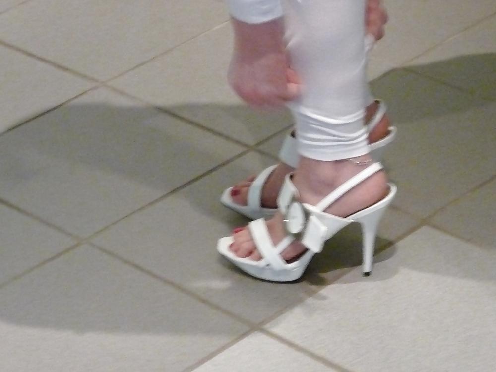 10P Girlfriend heels shoes feet foot nailpolish
