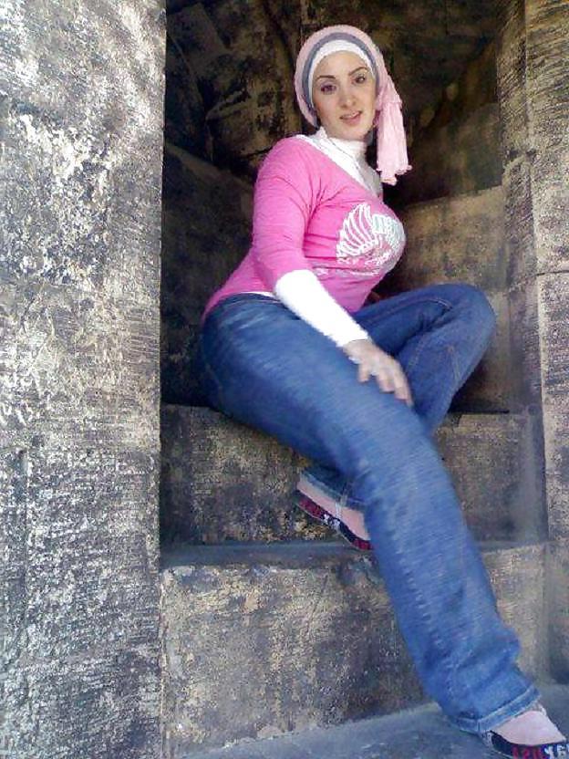 11P Arab turkish women 44