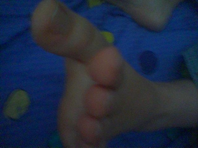 25P Sabrina 's Feet - Foot model with long flexible toes